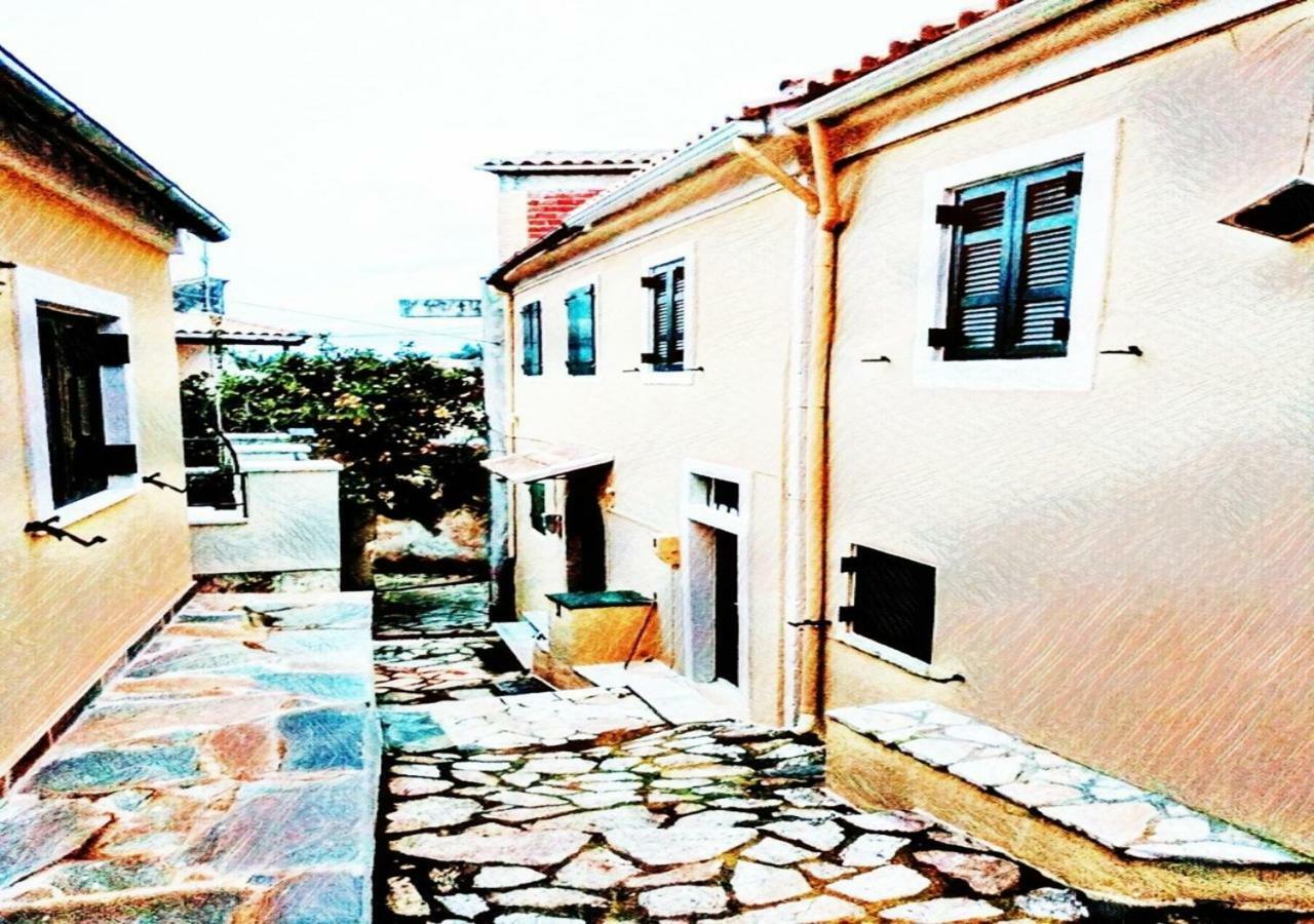 Country Traditional House In Corfu Village, Greece Sinarades Bagian luar foto