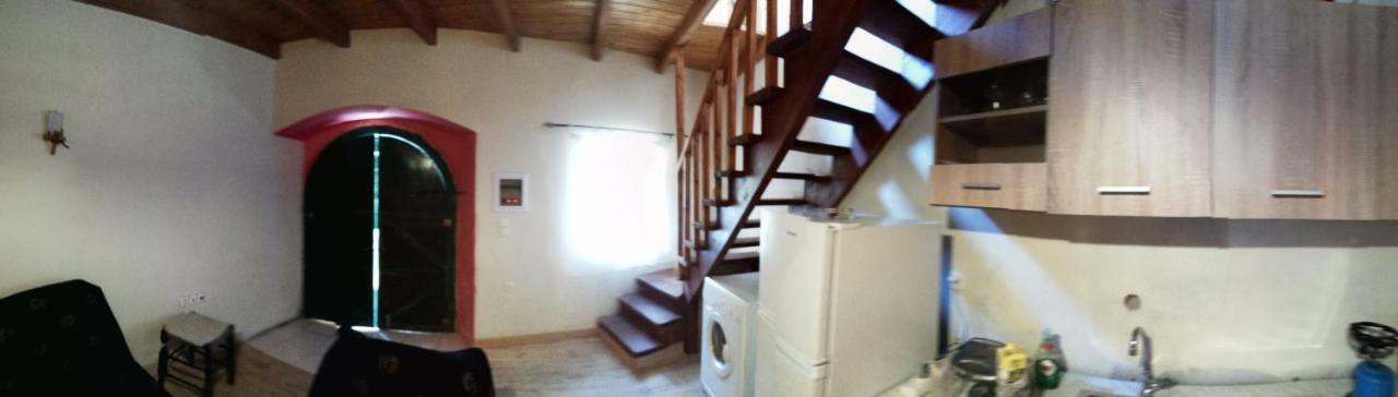 Country Traditional House In Corfu Village, Greece Sinarades Bagian luar foto
